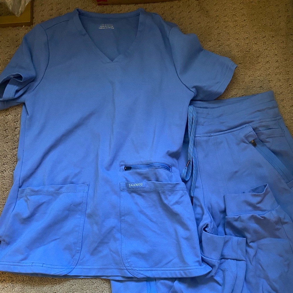 Jaanuu scrub set in veil blue size small